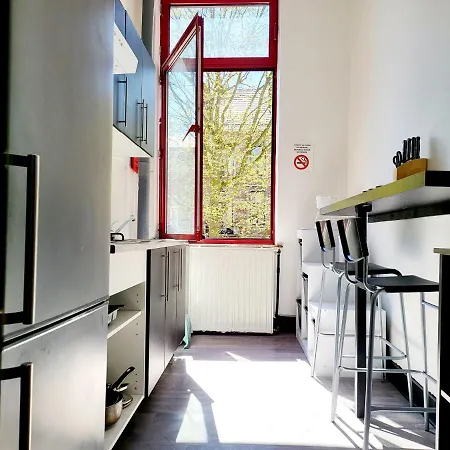 Chambre Privee Au 3e Etage Sans Ascenceur En Plein Centre De Charleroi